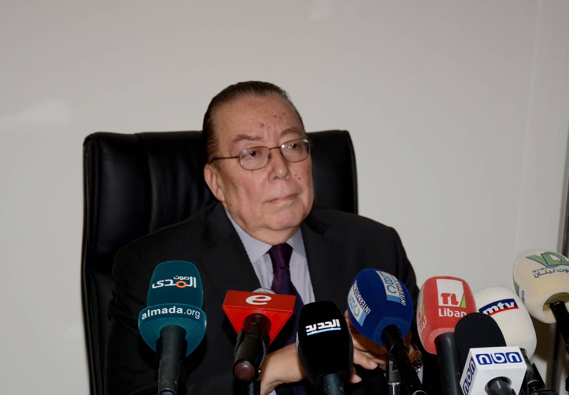 محمد المشنوق:أبرز مشكلة بالتسوية حول النأي بالنفس هي استحالة ضبط الحملات الإعلامية