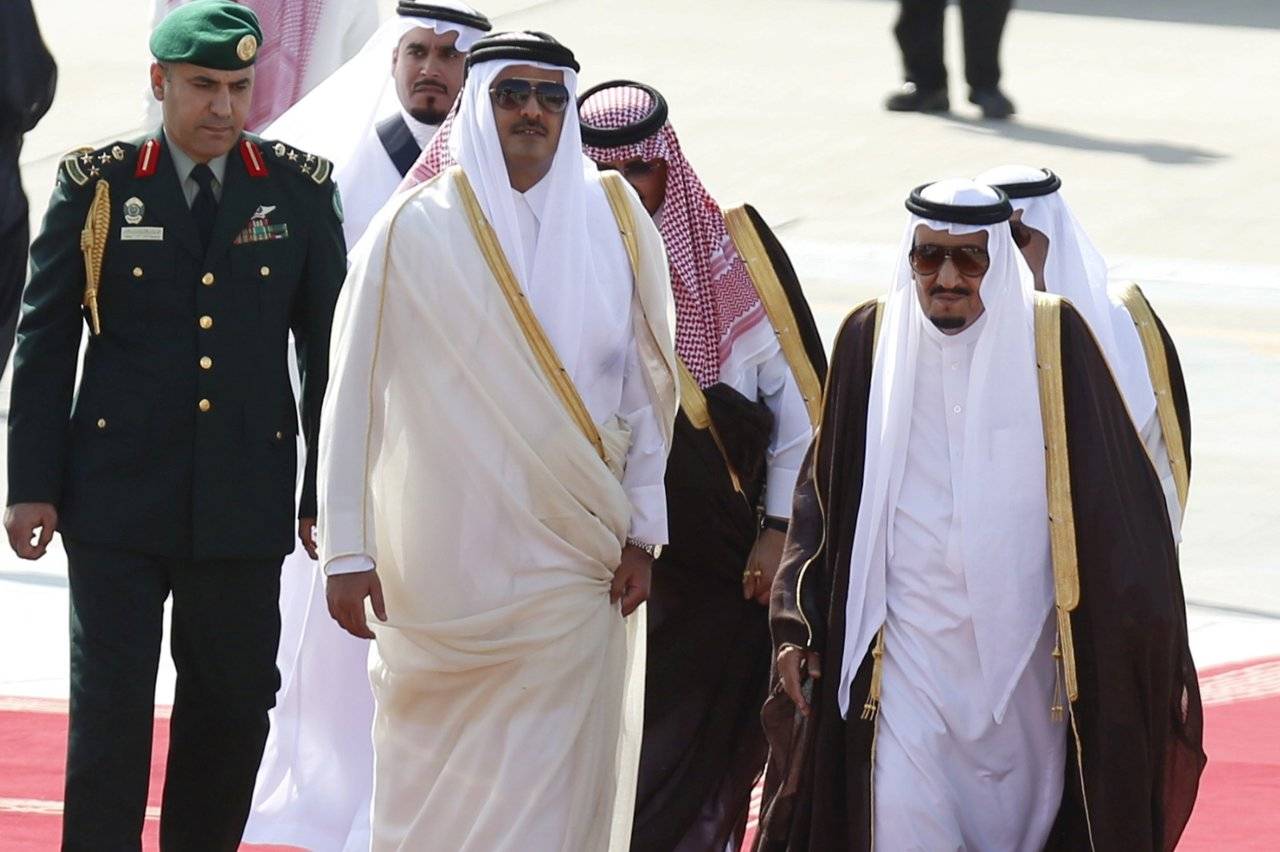 تميم سيعتذر علناً في القمة الخليجية