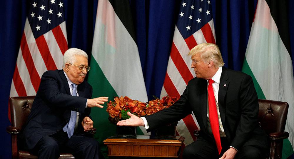 مسؤول فلسطيني: ترامب يبحث عبر الهاتف مع عباس وضع القدس