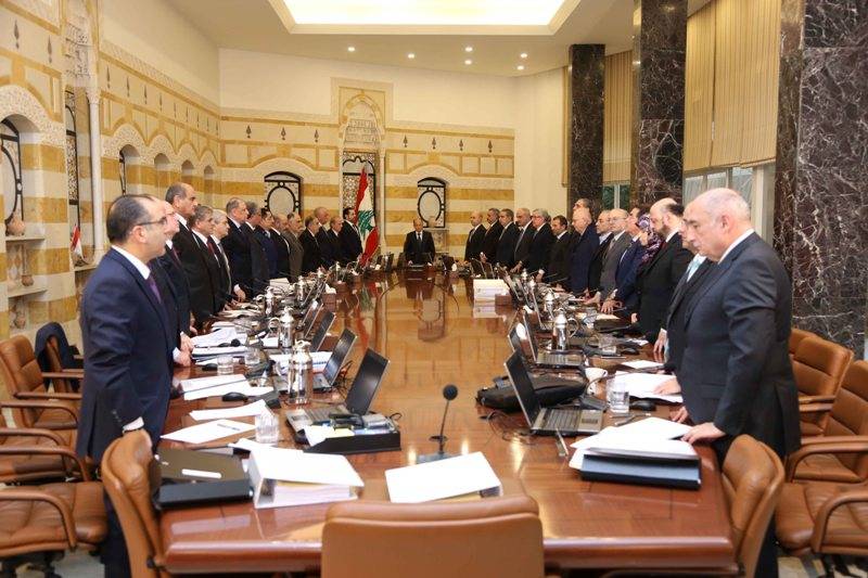 إنتهاء جلسة مجلس الوزراء في قصر بعبدا وموافقة الجميع على البيان