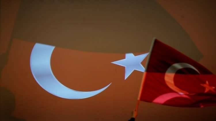 أنقرة تحقق في تقارير بشأن طلب راقصين أتراك اللجوء