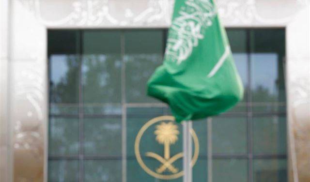 "إختفاء" السفير السعودي في بيروت!