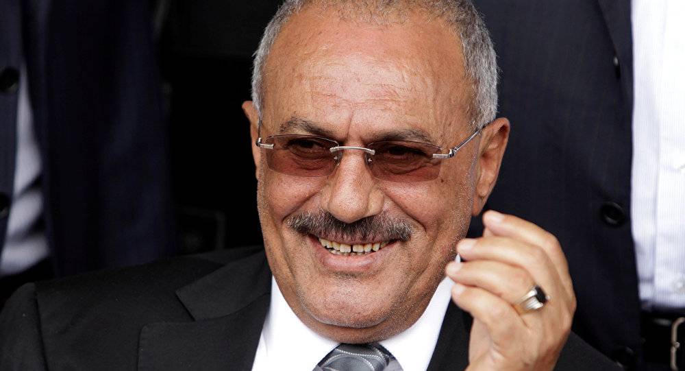 بالصورة: رسالة بخط علي عبدالله صالح يكشف سر مقتله ووصيته للشعب اليمني