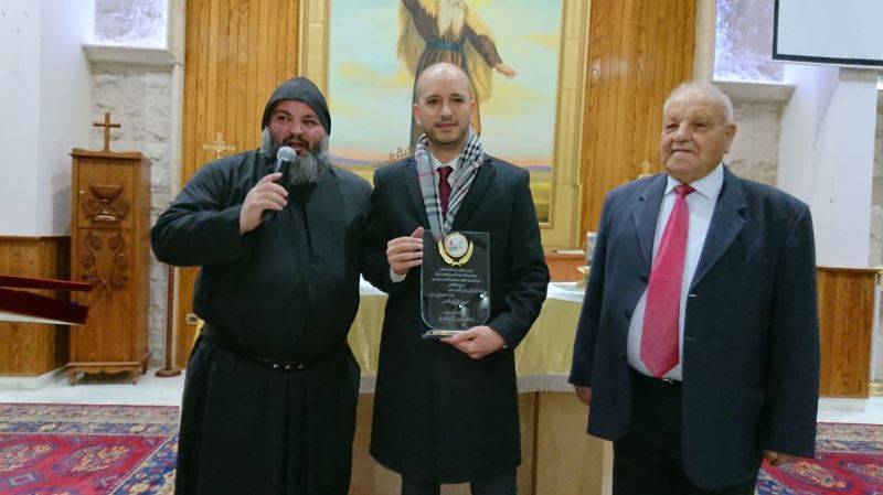 محافظ الهرمل اضاء زينة الميلاد في سرعين التحتا
