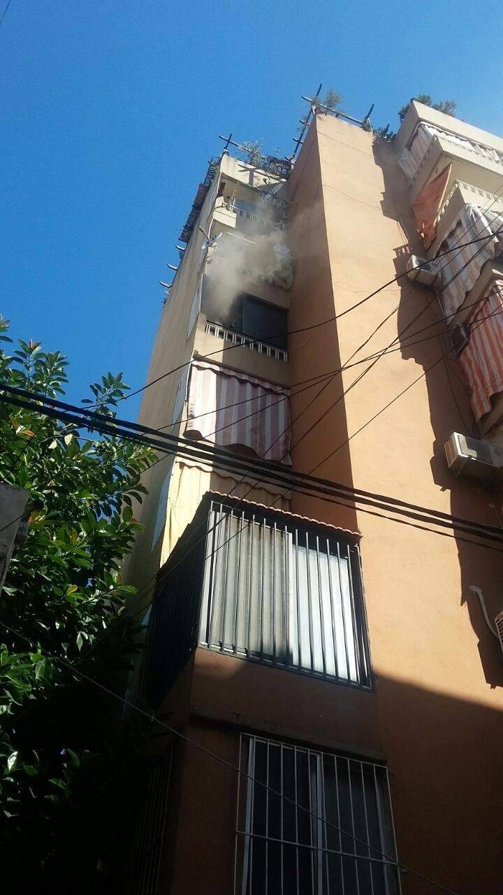 اخماد حريق اندلع بمنزل أحد المواطنين بمشحا العكارية اثر احتكاك كهربائي