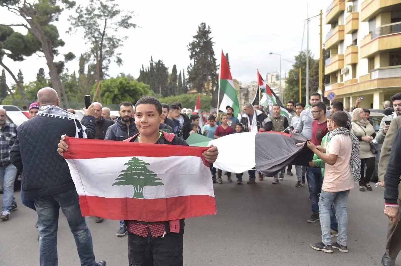 بالصور.. مسيرة حاشدة في بيروت تنديداً بقرار ترامب