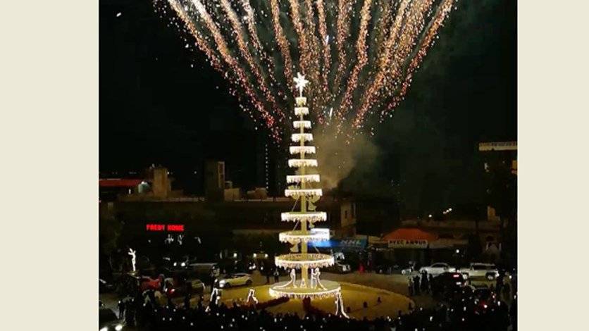 اضاءة شجرة الميلاد في طبرجا