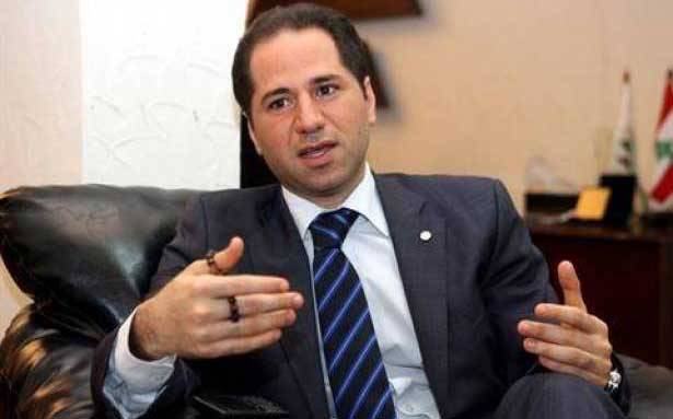 ما جرى من استقالة وتريث وعودة «مسرحية بايخة»