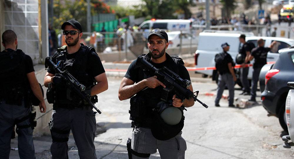 الجيش الإسرائيلي يعتقل 15 فلسطينيا من الضفة الغربية في حملة مداهمات