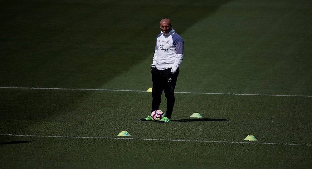 زيدان يرفض هدية "ريال مدريد"
