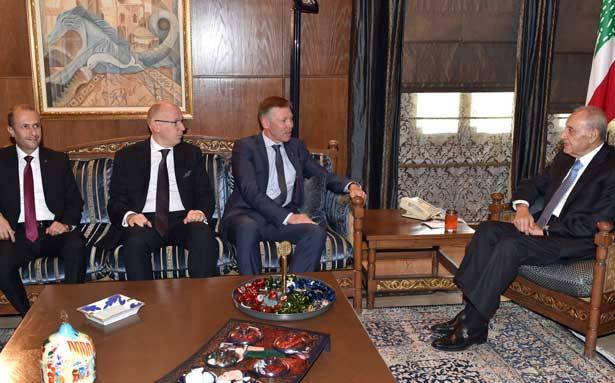 بري هنأ المعصوم والعبادي والجبوري
بالإنتصار على الإرهاب