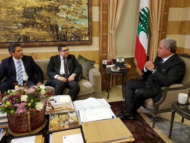 المشنوق عرض مع محافظي البقاع وجبل لبنان المهام الموكلة إليهما