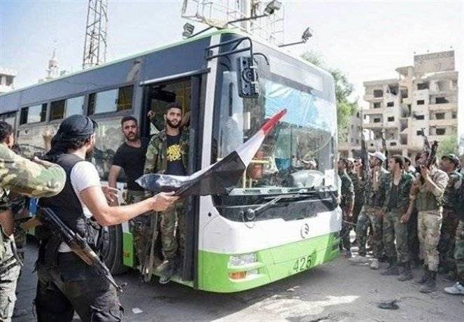 الباصات الخضر تصل الغوطة.. "النصرة" إلى إدلب دُر
