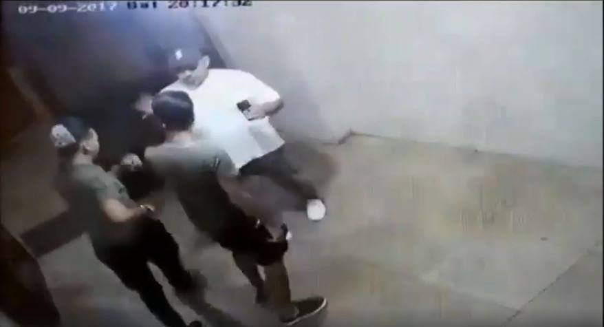 توقيف الشخصين اللذين ظهرا في مقطع فيديو و هما يعتديان على احد المواطنين