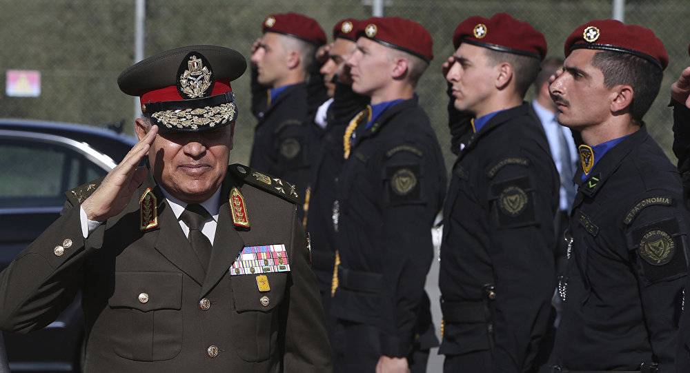 المتحدث العسكري المصري بعد استهداف مطار العريش: وزيرا الدفاع والداخلية بخير