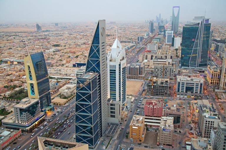 شاهد اللحظة الأولى لاعتراض الصاروخ الباليستي "الحوثي" في السعودية