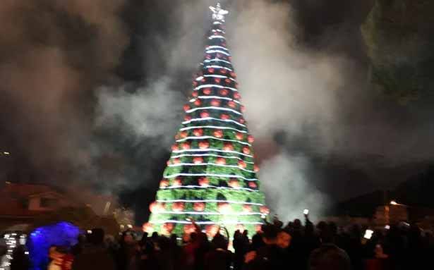 الأجواء الميلاديّة تخيّم على المناطق