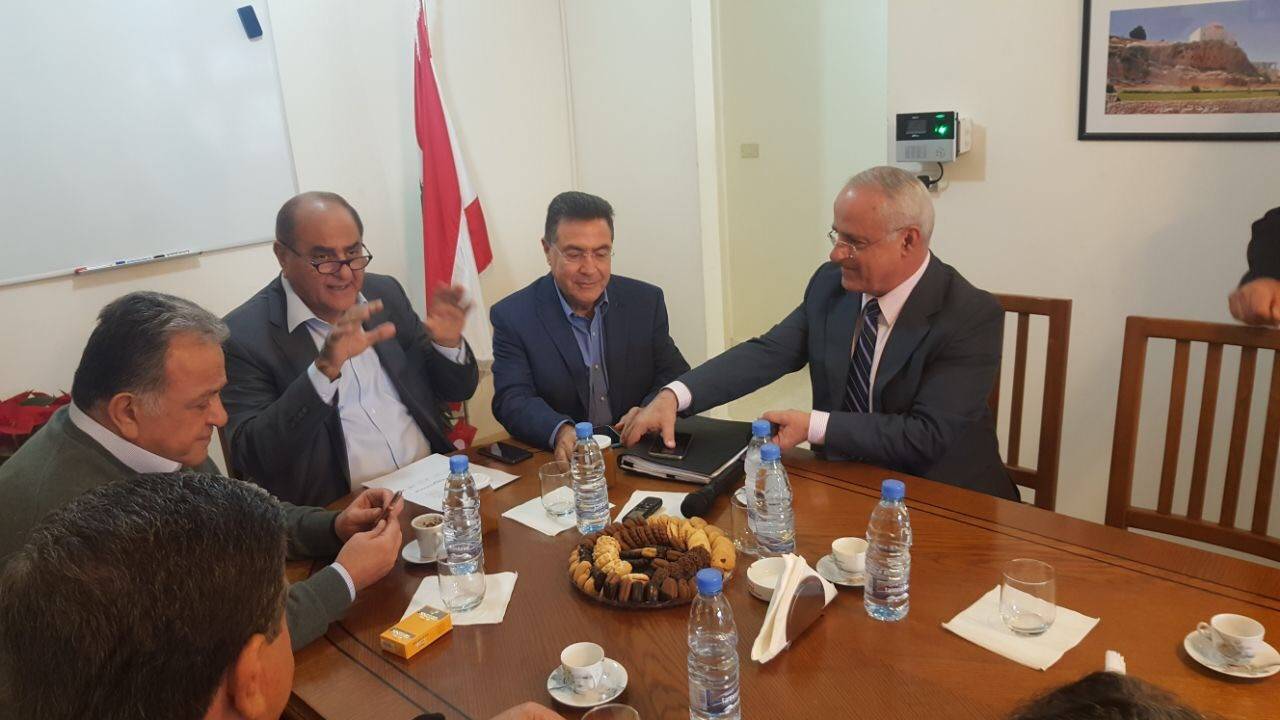 وزيرا البيئة ومكافحة الفساد في الكورة لمتابعة الوضع البيئي لشركات الترابة