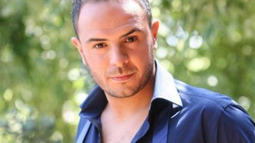 بالصور.. أحمد الشريف يثير الجدل بعودته.. شعر مستعار وعمليات تجميلية!