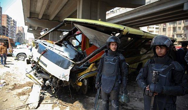 مصرع 13 شخصا وإصابة 8 آخرين بحادث سير  في مصر
