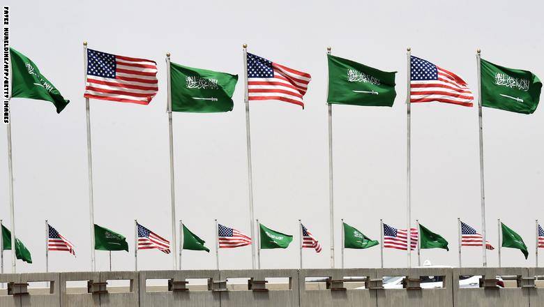 العاهل السعودي يبحث "محاسبة" النظام الإيراني مع ترامب
