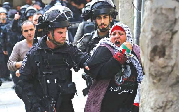 جمعة الغضب الفلسطينية الثالثة .. شهيدين و671 جريحا وتطويق حواجز الاحتلال