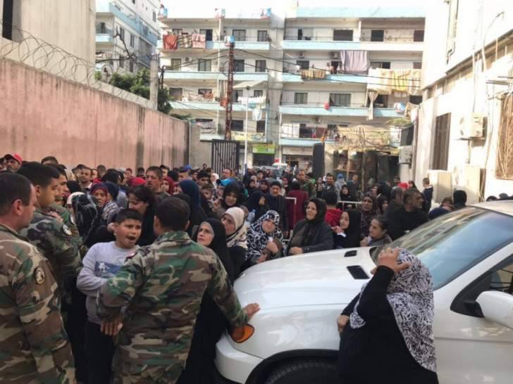 الجيش وزع 3000 حصة غذائية على عدد من العائلات في مدينة طرابلس