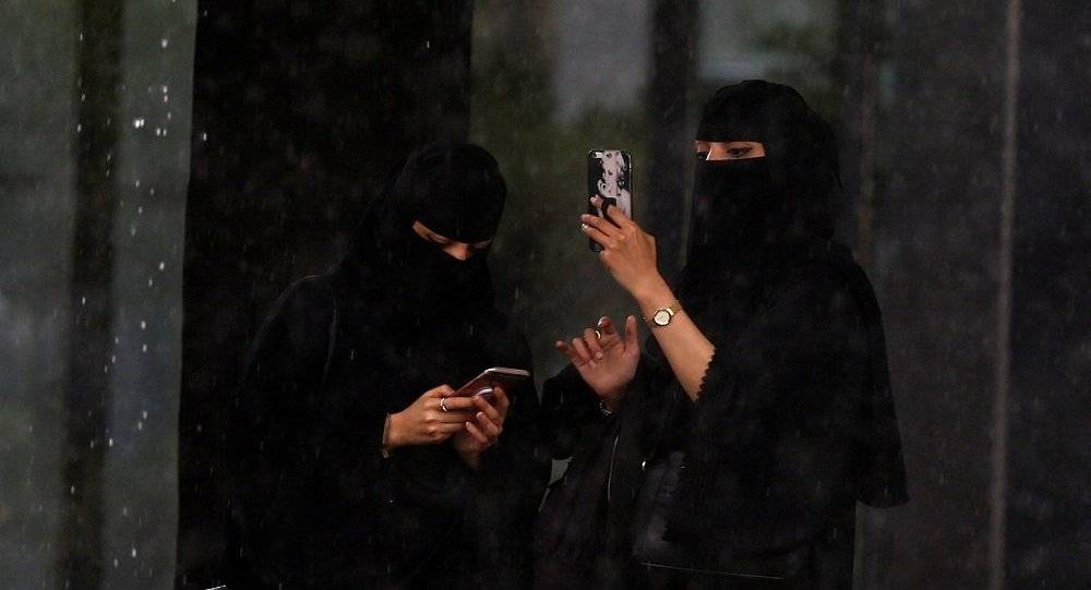 مفاجأة.. محكمة سعودية تسمح للنساء بـ"خلع النقاب"