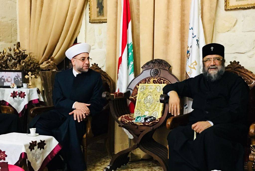 عبد الرزاق هنأ المطران منصور بالاعياد: لنبذ الخلافات واعتماد الحوار