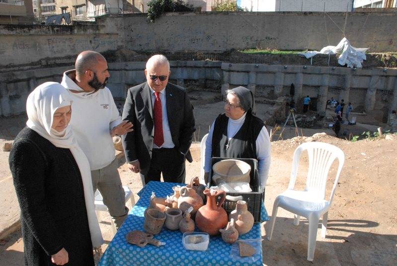 الحريري تفقدت أعمال التنقيب في حفرية ثانوية راهبات مار يوسف