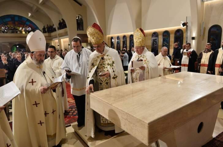 بدء قداس عيد الميلاد برئاسة الراعي في بكركي وحضور رئيس الجمهورية