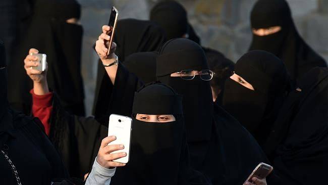 محكمة سعودية: بإمكان النساء كشف وجوههن في هذه الحالة!