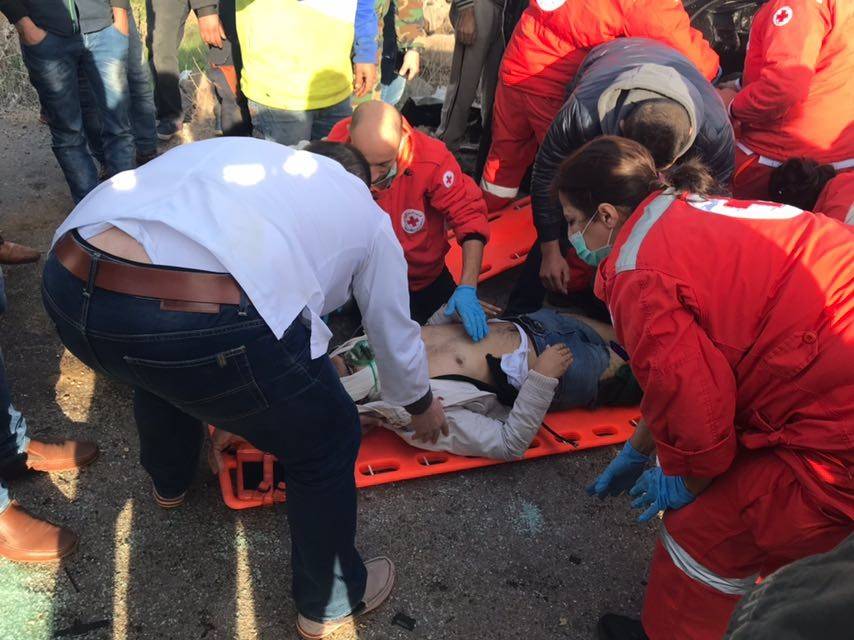 جرحى بحادث سير في عكّار.. والصليب الأحمر يتدخّل!