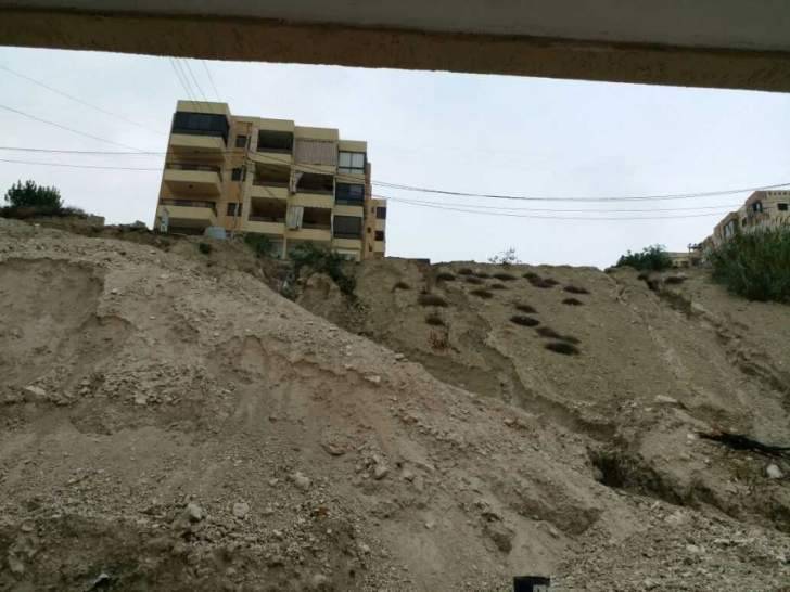 غرق مدخل مبنى في صيدا بسبب الأمطار العزيزة