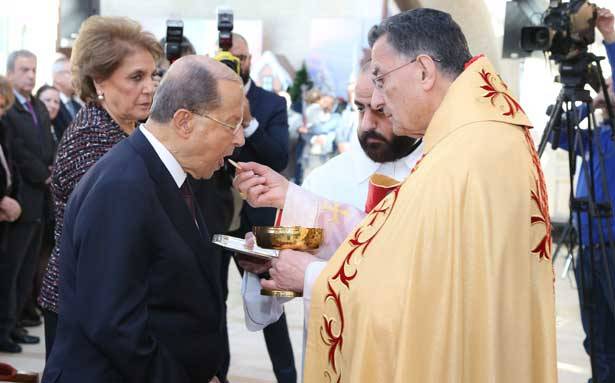 رئيس الجمهوريّة وعقيلته حضرا قداس عيد الميلاد في بكركي... وخلوة بين الرئيس والبطريرك