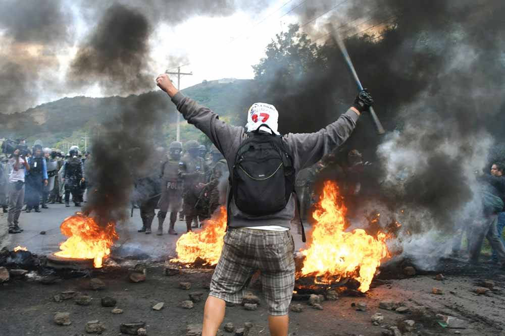 جمعة الشعب الفلسطيني الغاضب ..منتفضون بشجاعة المقاوم وقمع وحشي
