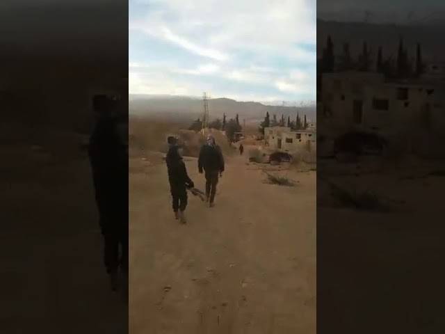 لحظة دخول عناصر من الجيش السوري إلى قرية مغر المير