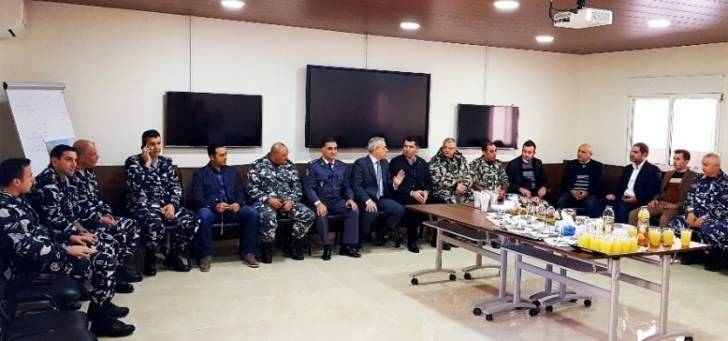 محافظ عكار كرم القيادات الآمنية في عكار لمناسبة الاعياد
