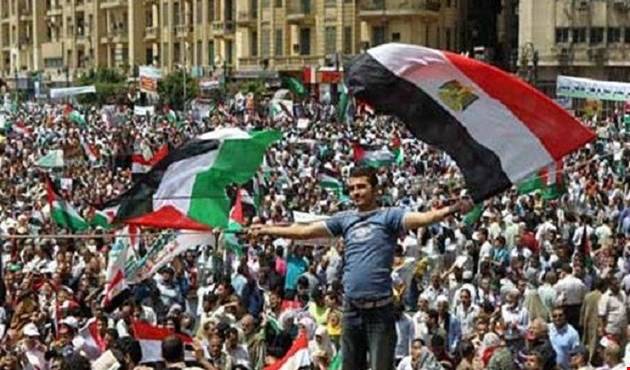 القاهرة ستكون عصية على العلم الاسرائيلي وتحرقه