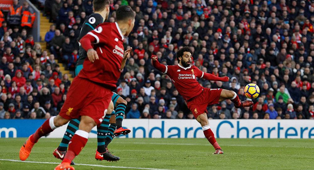 لاعب عربي يجاور محمد صلاح في ليفربول