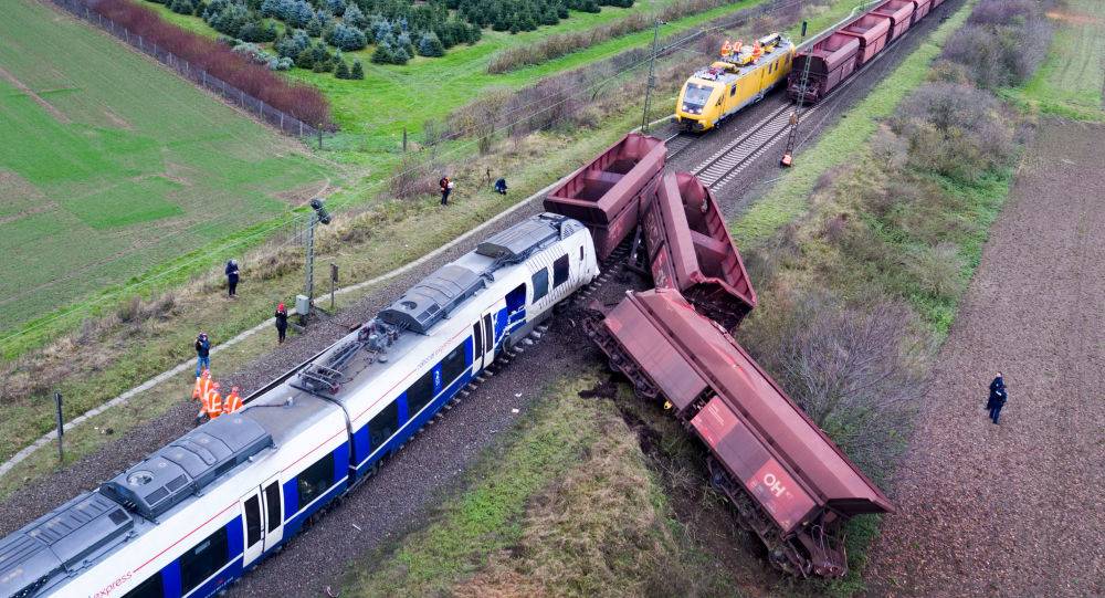 مقتل 4 وإصابة 100 في حادث مروع بجنوب أفريقيا