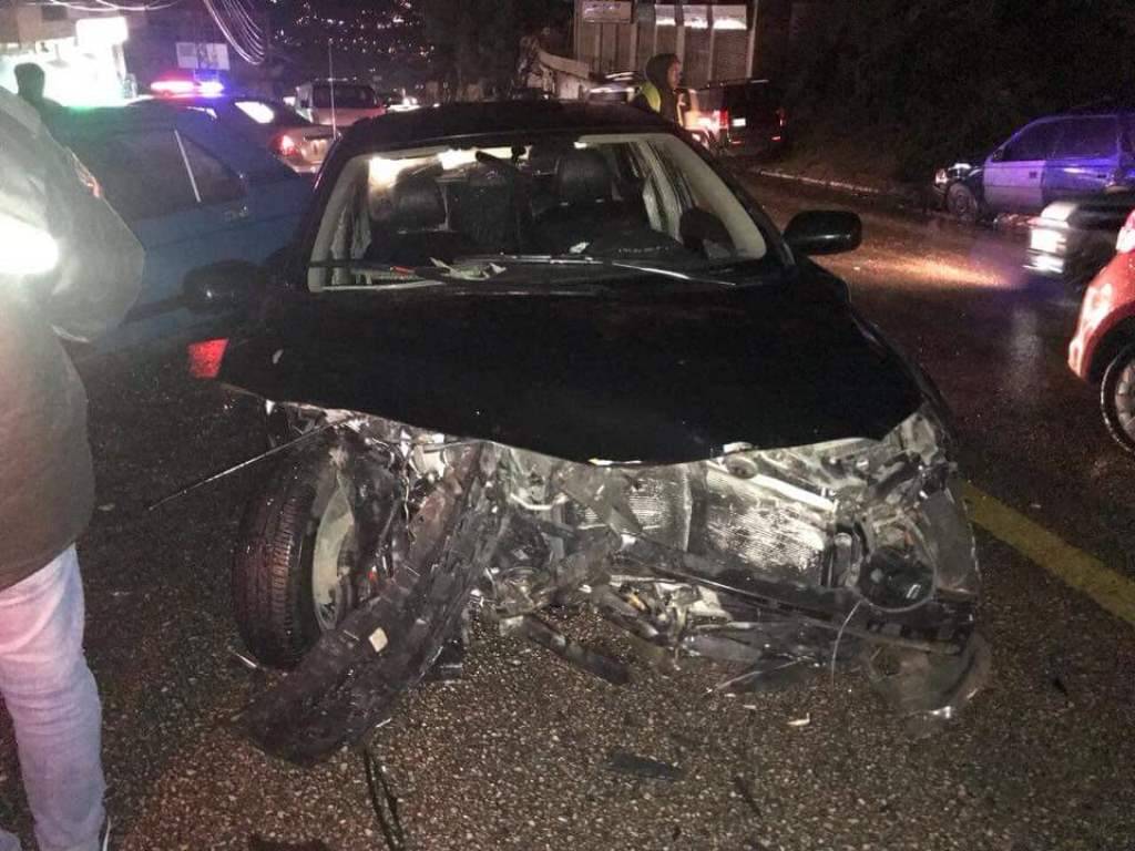 بالصورة..جريحان في حادث سير على طريق عام عجلتون كسروان