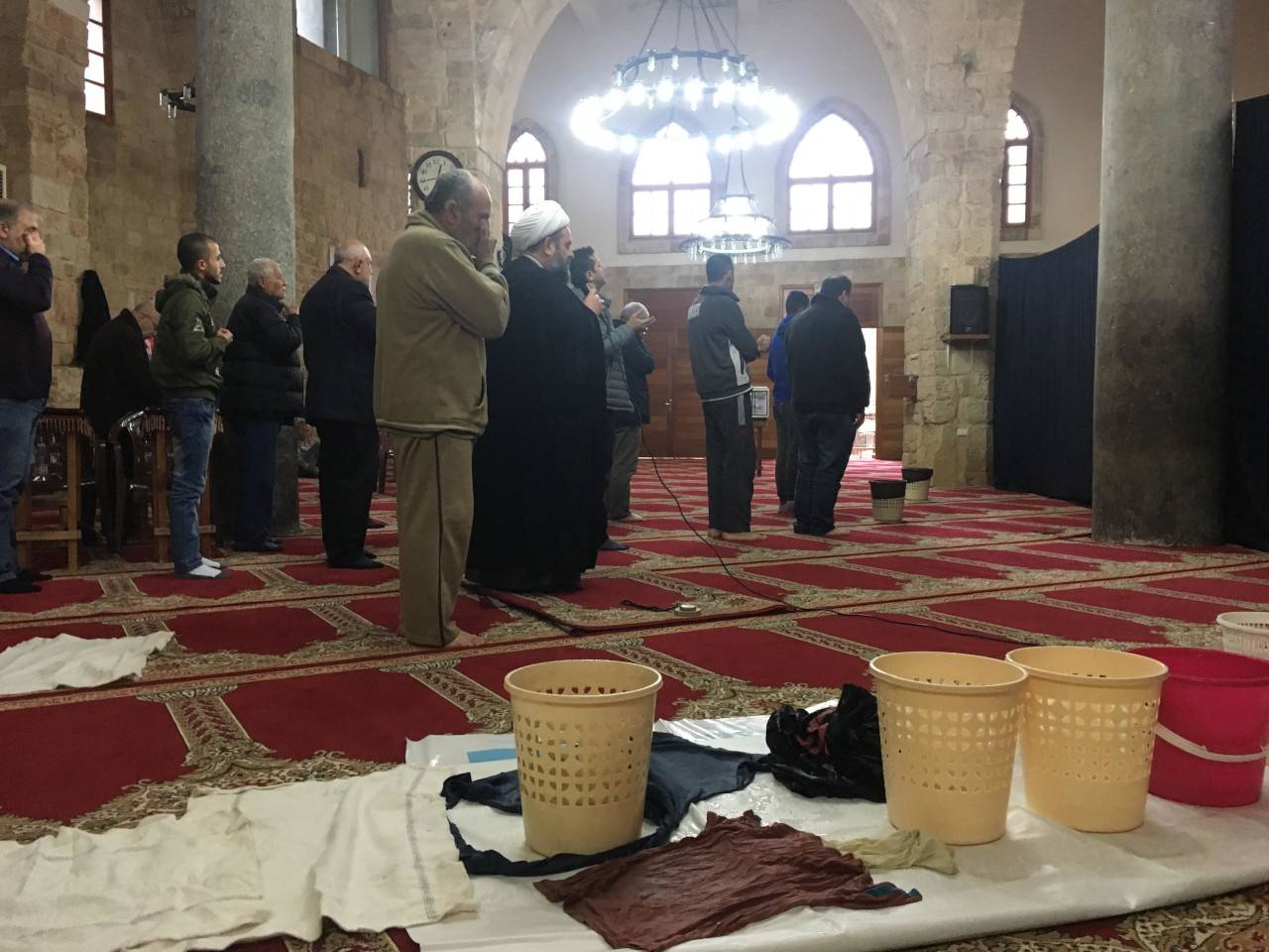 بالصورة.. هذا ما أحدثته الأمطار في أحد مساجد صور!