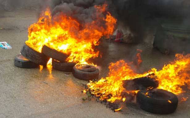 إعتصام لموظفي بلديّة الفاكهة احتجاجاً على عدم دفع رواتبهم