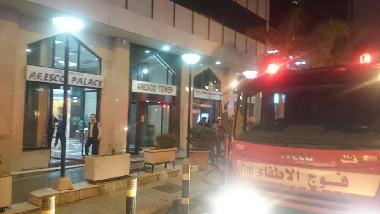 بالصور - حريق في "اريسكو بالاس" في منطقة الصنائع
