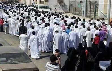 الرياض عاصمة السعودية تشهد مظاهرات على رأسها امراء من آل سعود
