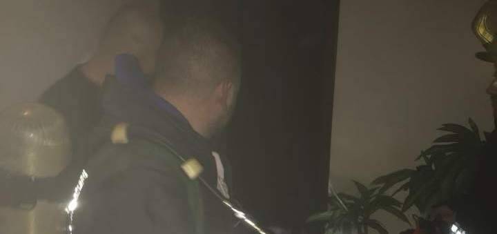 إخماد حريق داخل شقة في أحد المباني السكنية في جل الديب