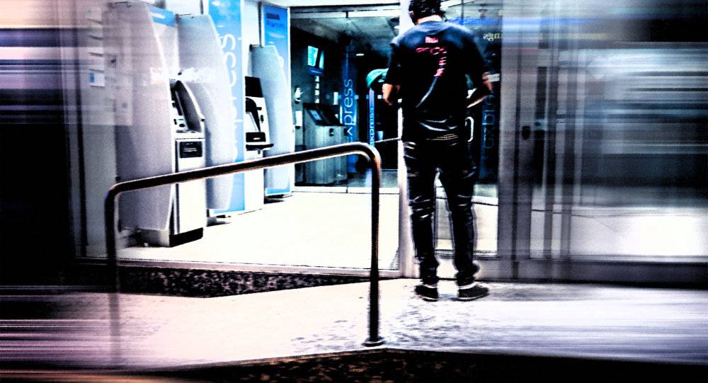 بالفيديو... فئران تنهش أموال الصراف الآلي في كازاخستان