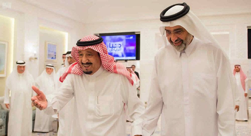 شاهد... الشيخ عبد الله آل ثاني يغادر مكان احتجازه في أبو ظبي إلى الكويت