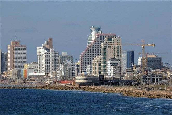 بالصورة - الإعلام الحربي ينشر صورة لسيد المقاومة ومغنية من داخل تل أبيب
